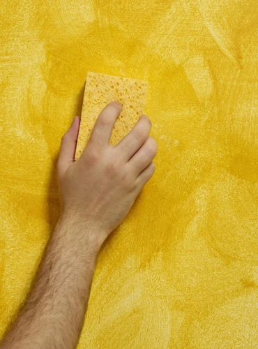 Applying Sponge Painting To Your Wall