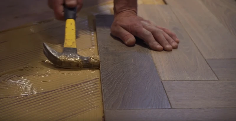 Gluing The Laminate Flooring