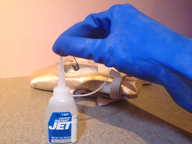 How Does Jet Glue Work?