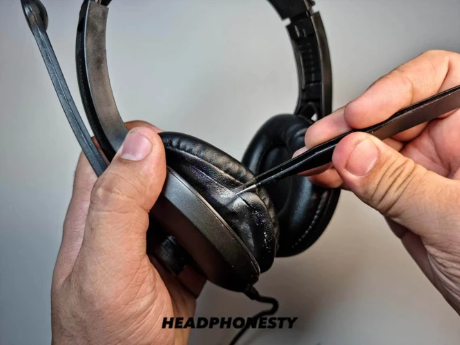 Step-By-Step Guide To Gluing Headphones