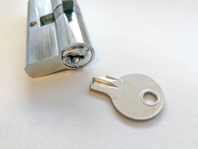 Step-By-Step Guide To Removing A Broken Key With A Glue Stick