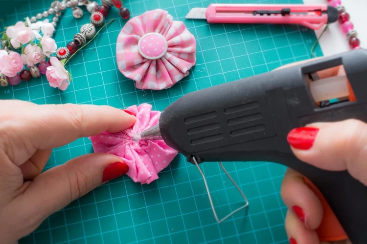Steps To Use Hot Glue Without A Gun