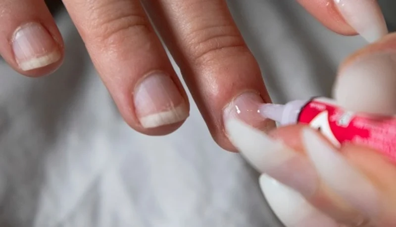 Why Your Nail Glue Isn'T Drying Fast Enough